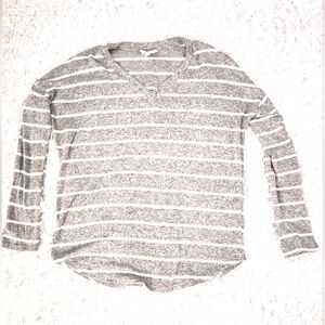 Korye Gray and White Striped Long Sleeve Top In Size Small